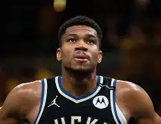  广东男篮放弃莫兰德选择麦考尔 