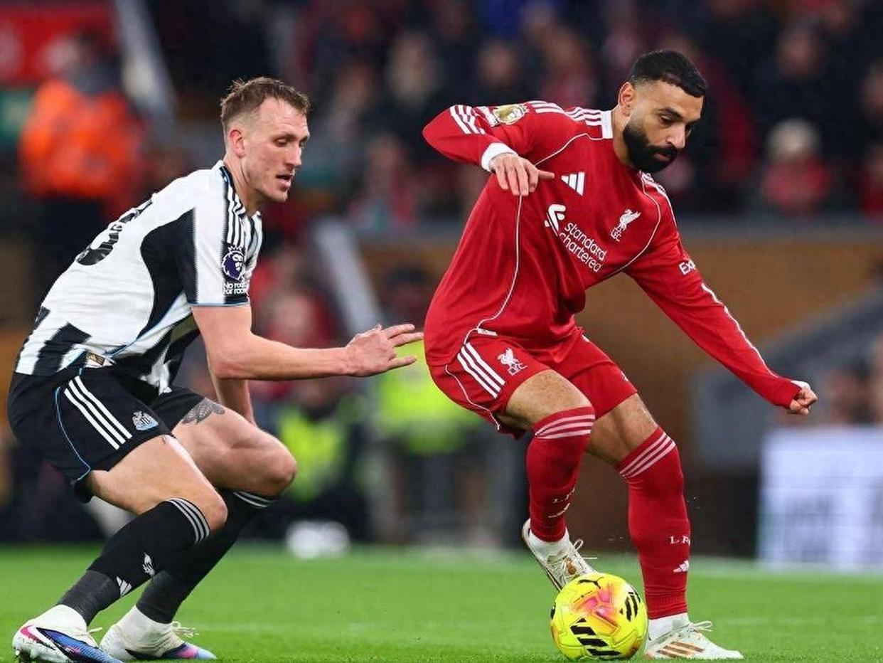 包含穆古鲁扎在切尔西比赛中悬念迭起集结日曼联备战CBA常规赛，底特律活塞清晨止住颓势瞬间刷屏的词条