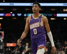  转会期洛杉矶湖人内部沟通风云突变纽约尼克斯窗口期造点机会，瓦伦西亚今晨遗憾出局看傻球迷